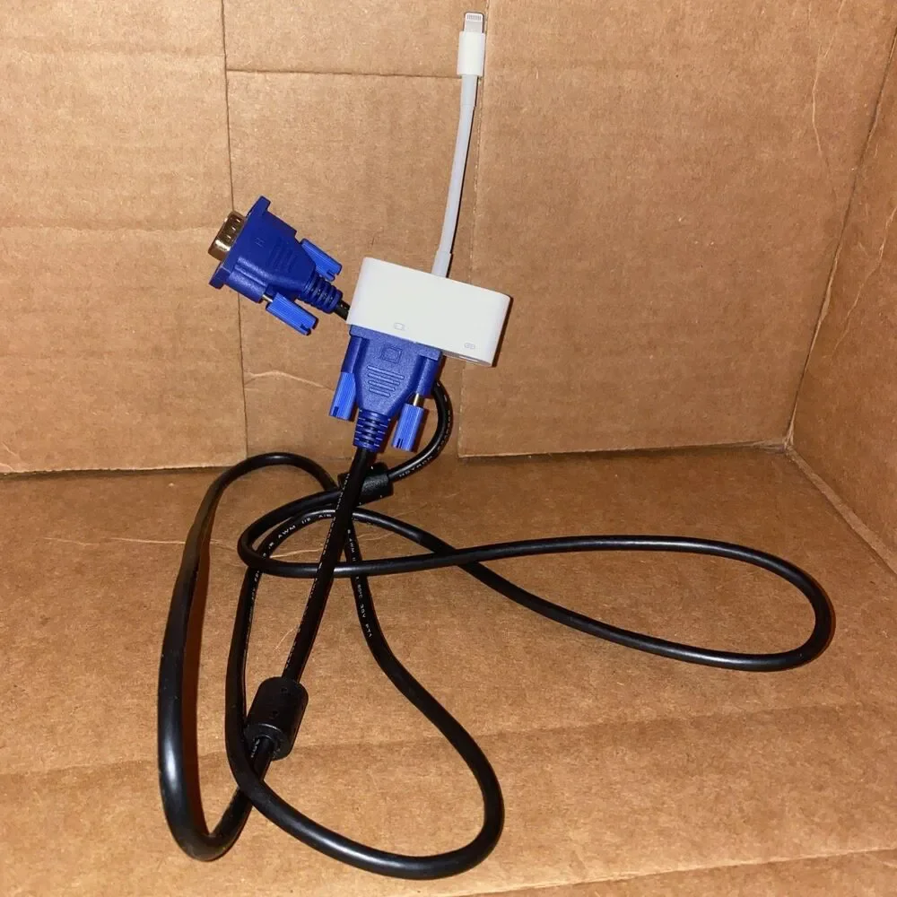 OEM Apple A1439 Lightning to VGA Adapter MD825ZM/A W VGA Cable Combo